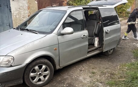 KIA Carnival III, 2000 год, 600 000 рублей, 3 фотография