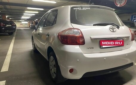 Toyota Auris II, 2011 год, 920 000 рублей, 2 фотография