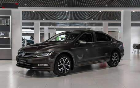 Volkswagen Passat B8 рестайлинг, 2016 год, 1 675 000 рублей, 1 фотография