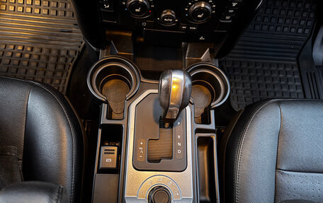 Land Rover Discovery III, 2008 год, 1 099 000 рублей, 36 фотография