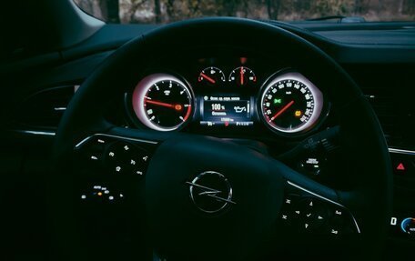 Opel Insignia II рестайлинг, 2018 год, 1 690 000 рублей, 12 фотография