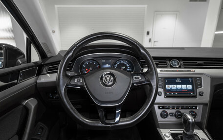 Volkswagen Passat B8 рестайлинг, 2016 год, 1 675 000 рублей, 10 фотография