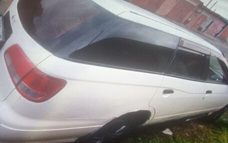 Nissan Expert, 2002 год, 300 000 рублей, 1 фотография