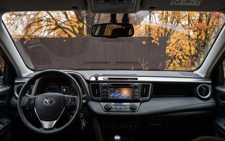 Toyota RAV4, 2016 год, 2 300 000 рублей, 10 фотография
