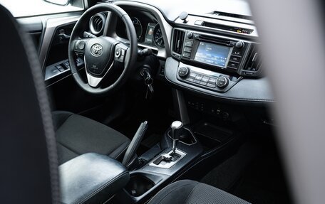 Toyota RAV4, 2016 год, 2 300 000 рублей, 14 фотография