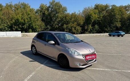 Peugeot 208 II, 2013 год, 620 000 рублей, 3 фотография