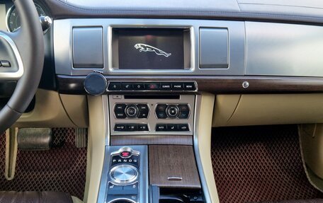 Jaguar XF I рестайлинг, 2011 год, 1 300 000 рублей, 8 фотография