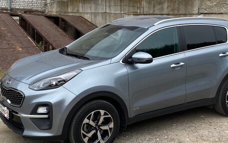 KIA Sportage IV рестайлинг, 2020 год, 2 650 000 рублей, 2 фотография