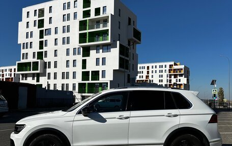 Volkswagen Tiguan II, 2019 год, 2 750 000 рублей, 2 фотография