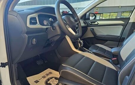 Volkswagen T-Roc I, 2023 год, 1 850 000 рублей, 7 фотография