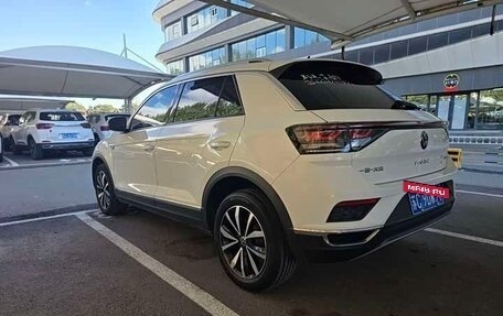 Volkswagen T-Roc I, 2023 год, 1 850 000 рублей, 6 фотография