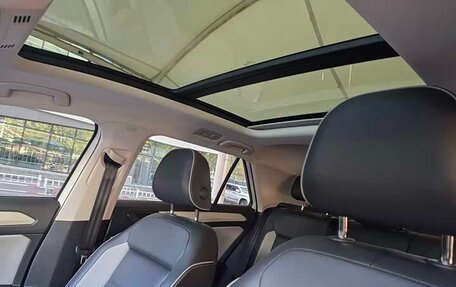 Volkswagen T-Roc I, 2023 год, 1 850 000 рублей, 16 фотография