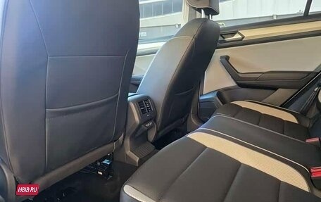 Volkswagen T-Roc I, 2023 год, 1 850 000 рублей, 17 фотография