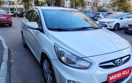 Hyundai Solaris II рестайлинг, 2013 год, 585 000 рублей, 3 фотография
