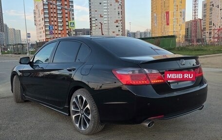 Honda Accord IX рестайлинг, 2013 год, 1 700 000 рублей, 3 фотография