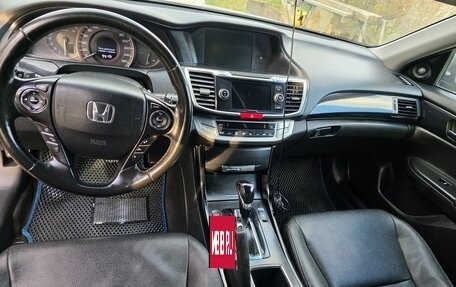 Honda Accord IX рестайлинг, 2013 год, 1 700 000 рублей, 14 фотография