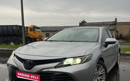 Toyota Camry, 2019 год, 2 500 000 рублей, 1 фотография