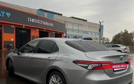 Toyota Camry, 2019 год, 2 500 000 рублей, 3 фотография