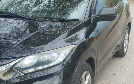 Honda Vezel, 2014 год, 950 000 рублей, 3 фотография