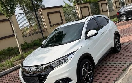 Honda Vezel, 2022 год, 1 980 000 рублей, 1 фотография