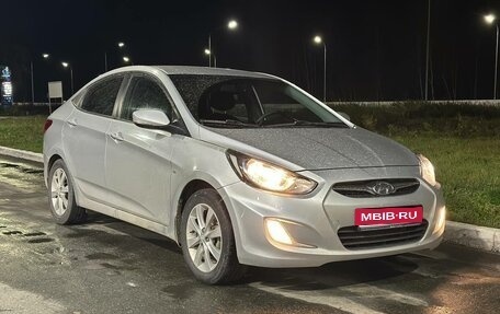 Hyundai Solaris II рестайлинг, 2013 год, 600 000 рублей, 1 фотография