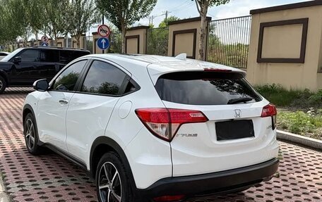 Honda Vezel, 2022 год, 1 980 000 рублей, 6 фотография