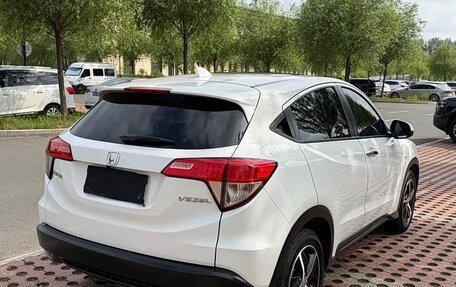 Honda Vezel, 2022 год, 1 980 000 рублей, 4 фотография