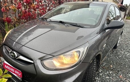 Hyundai Solaris II рестайлинг, 2011 год, 470 000 рублей, 3 фотография