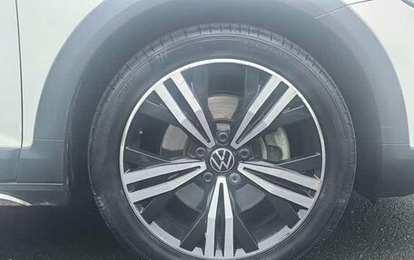 Volkswagen Touran III, 2023 год, 1 900 100 рублей, 7 фотография