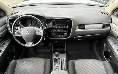 Mitsubishi Outlander III рестайлинг 3, 2013 год, 1 279 000 рублей, 10 фотография