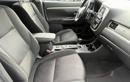 Mitsubishi Outlander III рестайлинг 3, 2013 год, 1 279 000 рублей, 9 фотография