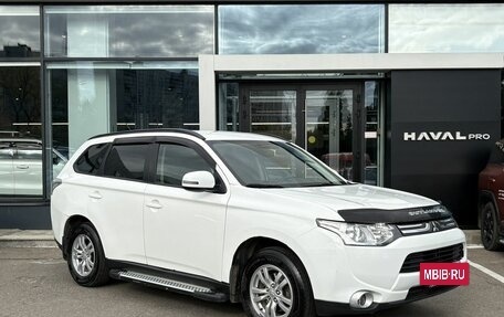 Mitsubishi Outlander III рестайлинг 3, 2013 год, 1 279 000 рублей, 3 фотография