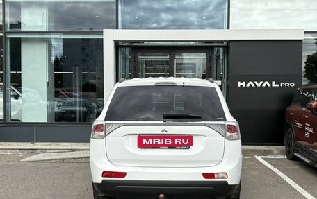 Mitsubishi Outlander III рестайлинг 3, 2013 год, 1 279 000 рублей, 6 фотография
