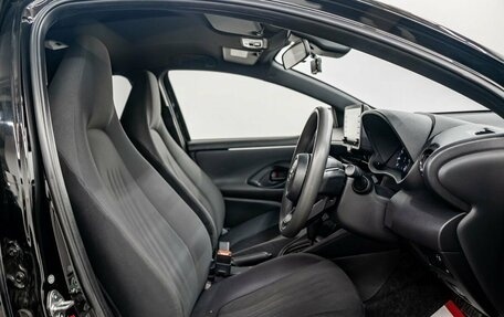 Toyota Yaris, 2020 год, 1 075 000 рублей, 6 фотография