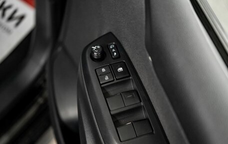 Toyota Yaris, 2020 год, 1 075 000 рублей, 17 фотография
