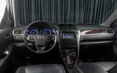 Toyota Camry, 2017 год, 2 559 000 рублей, 6 фотография