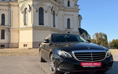 Mercedes-Benz E-Класс, 2019 год, 3 600 000 рублей, 4 фотография