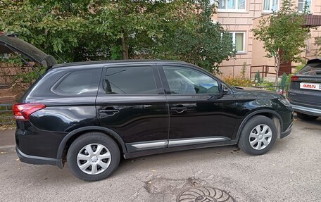 Mitsubishi Outlander III рестайлинг 3, 2016 год, 2 250 000 рублей, 3 фотография