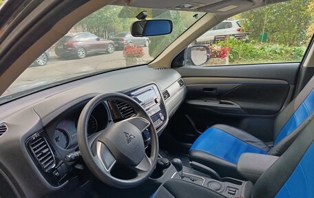 Mitsubishi Outlander III рестайлинг 3, 2016 год, 2 250 000 рублей, 6 фотография