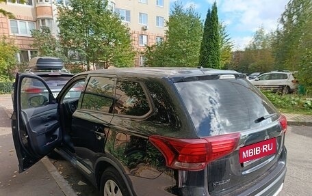 Mitsubishi Outlander III рестайлинг 3, 2016 год, 2 250 000 рублей, 5 фотография