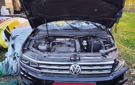 Volkswagen Tiguan II, 2017 год, 600 000 рублей, 2 фотография