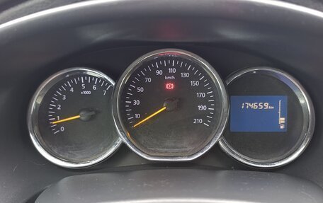 Renault Logan II, 2016 год, 360 000 рублей, 11 фотография