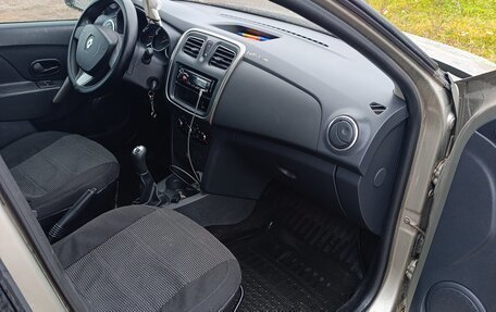 Renault Logan II, 2016 год, 360 000 рублей, 7 фотография