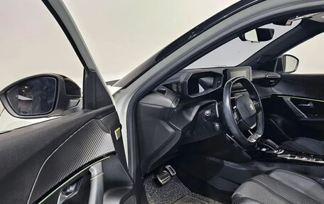 Peugeot 2008 II, 2022 год, 1 340 000 рублей, 7 фотография