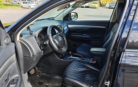 Mitsubishi Outlander III рестайлинг 3, 2013 год, 1 100 000 рублей, 4 фотография