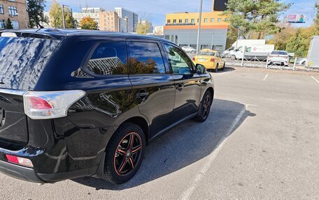 Mitsubishi Outlander III рестайлинг 3, 2013 год, 1 100 000 рублей, 6 фотография