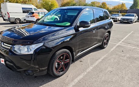 Mitsubishi Outlander III рестайлинг 3, 2013 год, 1 100 000 рублей, 8 фотография