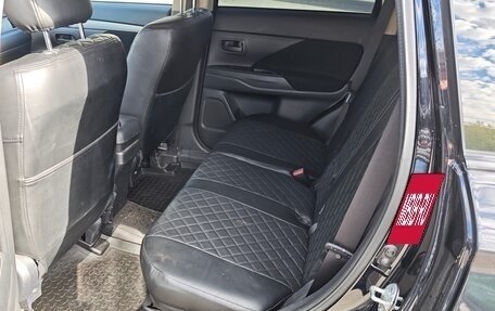 Mitsubishi Outlander III рестайлинг 3, 2013 год, 1 100 000 рублей, 3 фотография