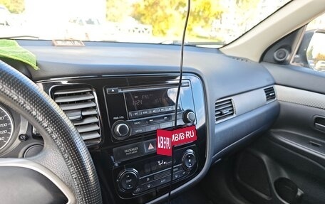 Mitsubishi Outlander III рестайлинг 3, 2013 год, 1 100 000 рублей, 9 фотография