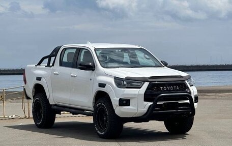 Toyota Hilux VIII, 2023 год, 4 499 000 рублей, 7 фотография